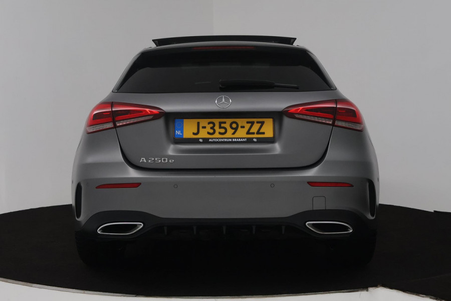 Mercedes-Benz A-Klasse 250 e Business Solution AMG Limited (SFEERVERLICHTING, PANORAMADAK, CAMERA, STOELVERWARMING, 1e EIGENAAR)