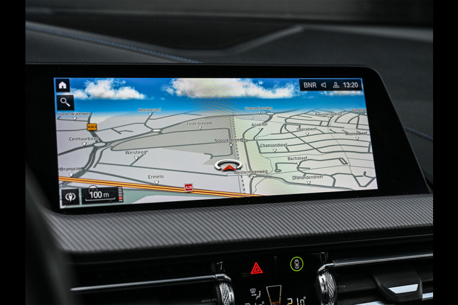 BMW 1-serie M135i xDrive High Executive · M- sport · Panoramadak · Camera · Active cruise · Harman/Kardon · Adaptive Suspension · M Sportbra