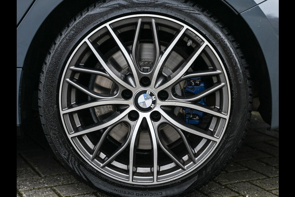 BMW 1-serie M135i xDrive High Executive · M- sport · Panoramadak · Camera · Active cruise · Harman/Kardon · Adaptive Suspension · M Sportbra