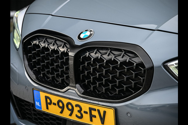 BMW 1-serie M135i xDrive High Executive · M- sport · Panoramadak · Camera · Active cruise · Harman/Kardon · Adaptive Suspension · M Sportbra