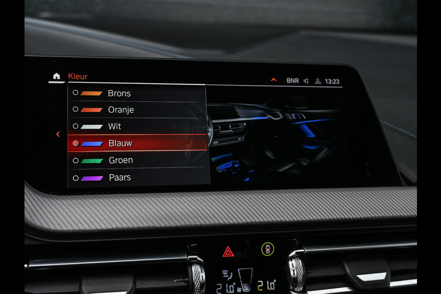 BMW 1-serie M135i xDrive High Executive · M- sport · Panoramadak · Camera · Active cruise · Harman/Kardon · Adaptive Suspension · M Sportbra