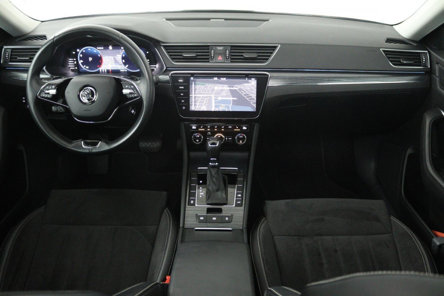 Škoda Superb Combi 1.5 TSI ACT Business Edition Plus (PANORAMADAK, STUUR-/STOELVERWARMING, CAMERA, ADAPTIVE CRUISE)