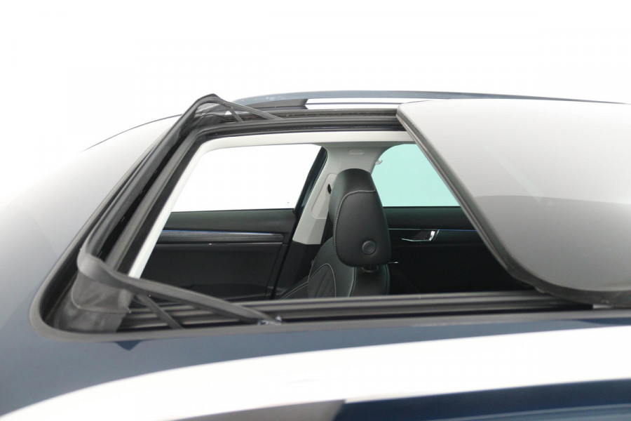 Škoda Superb Combi 1.5 TSI ACT Business Edition Plus (PANORAMADAK, STUUR-/STOELVERWARMING, CAMERA, ADAPTIVE CRUISE)