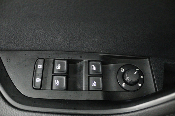 Škoda Superb Combi 1.5 TSI ACT Business Edition Plus (PANORAMADAK, STUUR-/STOELVERWARMING, CAMERA, ADAPTIVE CRUISE)