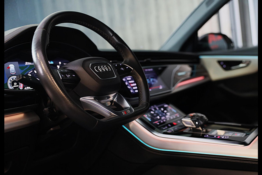 Audi Q8 55 TFSI e Quattro S Line / B & O / Camera / F1 / Cruise Control / Sfeerverlichting / Dig Cockpit / Matrix / Pdc / 23 Inch