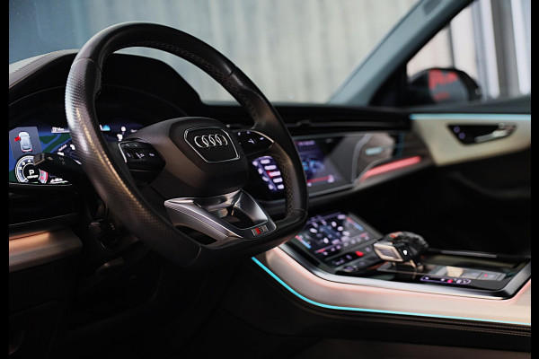 Audi Q8 55 TFSI e Quattro S Line / B & O / Camera / F1 / Cruise Control / Sfeerverlichting / Dig Cockpit / Matrix / Pdc / 23 Inch