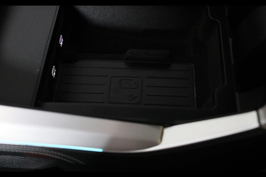 Audi Q8 55 TFSI e Quattro S Line / B & O / Camera / F1 / Cruise Control / Sfeerverlichting / Dig Cockpit / Matrix / Pdc / 23 Inch