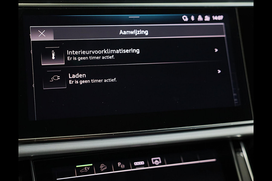 Audi Q8 55 TFSI e Quattro S Line / B & O / Camera / F1 / Cruise Control / Sfeerverlichting / Dig Cockpit / Matrix / Pdc / 23 Inch