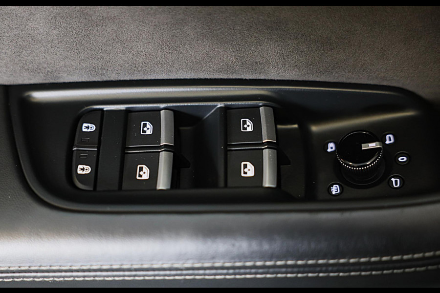 Audi Q8 55 TFSI e Quattro S Line / B & O / Camera / F1 / Cruise Control / Sfeerverlichting / Dig Cockpit / Matrix / Pdc / 23 Inch
