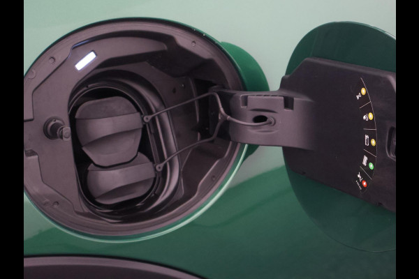 MINI Cooper S Electric Charged 33 kWh (184 PK) | Navigatie | Stoelverwarming | 1e eigenaar |