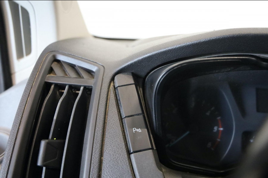 Ford Transit 330 2.0 TDCI L2/H2 AIRCO CRUISE CONTROL DUBB SCHUIFDEUR TREKHAAK PDC 131PK LEASE V/A €111,- p.m. INRUIL MOGELIJK