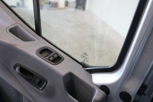 Ford Transit 330 2.0 TDCI L2/H2 AIRCO CRUISE CONTROL DUBB SCHUIFDEUR TREKHAAK PDC 131PK LEASE V/A €111,- p.m. INRUIL MOGELIJK