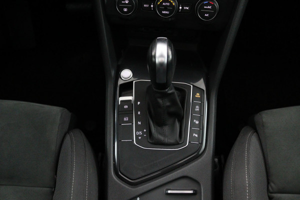 Volkswagen Tiguan Allspace 1.5 TSI R*AUTOM*ECC*ACC*NAVI*HAAK*CAM*CARPLAY*PANO