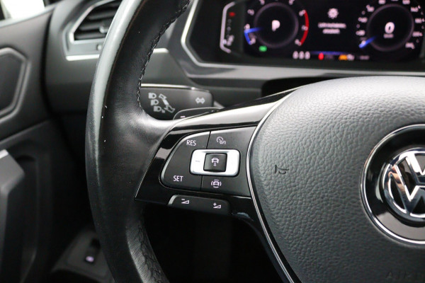 Volkswagen Tiguan Allspace 1.5 TSI R*AUTOM*ECC*ACC*NAVI*HAAK*CAM*CARPLAY*PANO