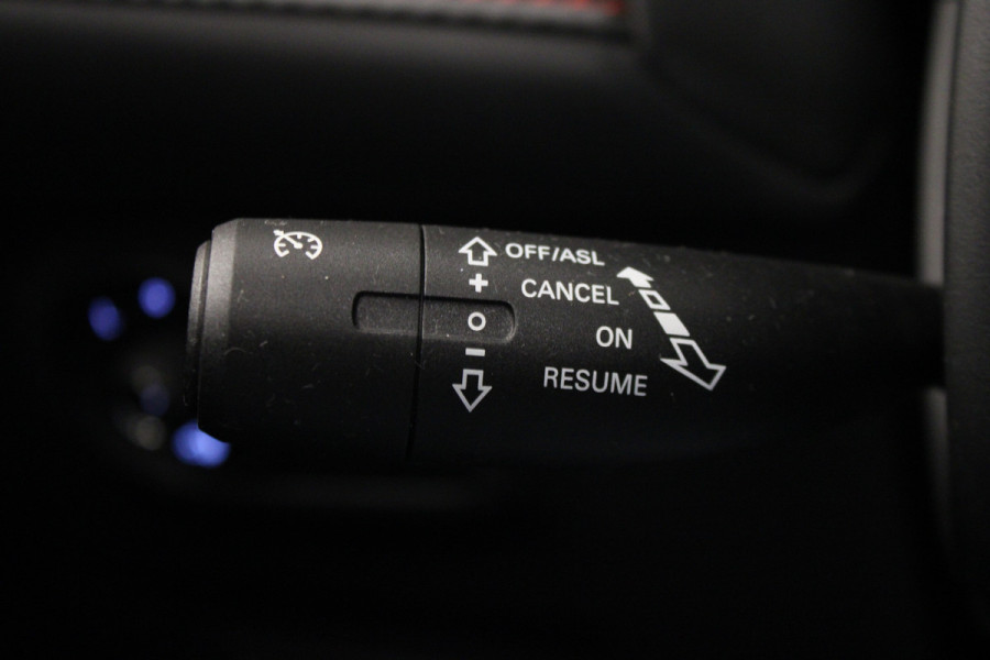 MG ZS 1.0 Luxury |Pano|Navi|Stoelverwarming|