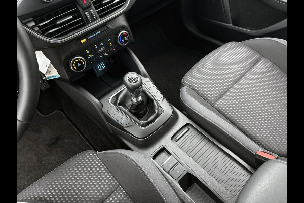 Ford Focus 1.0 EcoBoost Hybrid Trend Edition Business (NAVIGATIE, CAMERA, STRUUR-/STOELVERWARMING, 1e EIGENAAR, GOED ONDERHOUDEN)