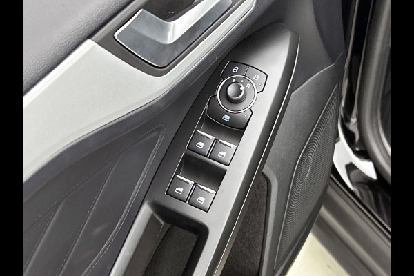 Ford Focus 1.0 EcoBoost Hybrid Trend Edition Business (NAVIGATIE, CAMERA, STRUUR-/STOELVERWARMING, 1e EIGENAAR, GOED ONDERHOUDEN)