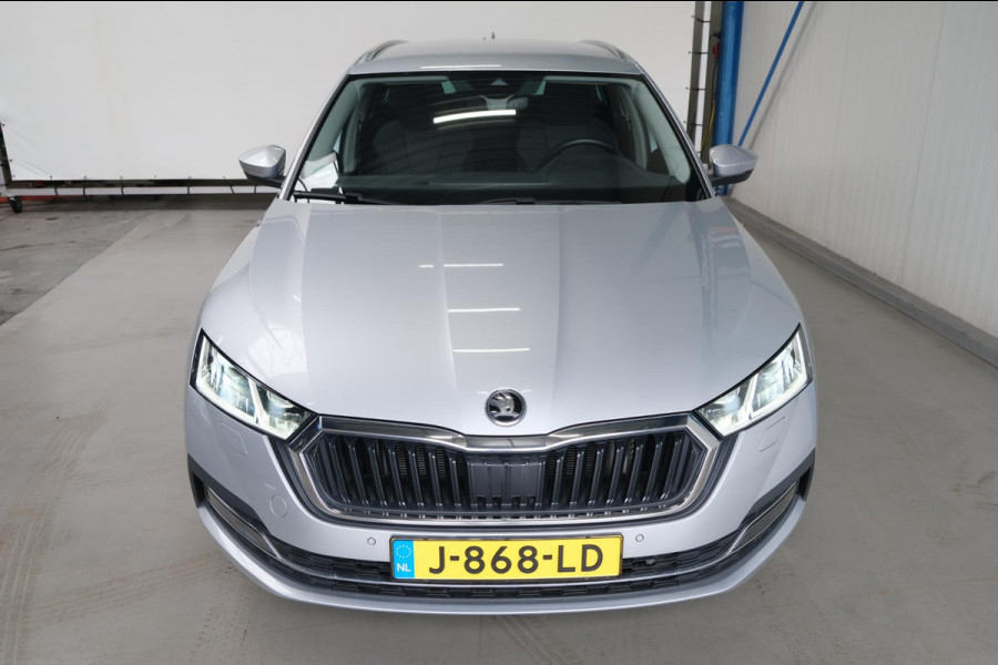 Škoda Octavia Combi 1.5 TSI First Edition - N.A.P. Airco, Cruise, PDC, Navi, Trekhaak.