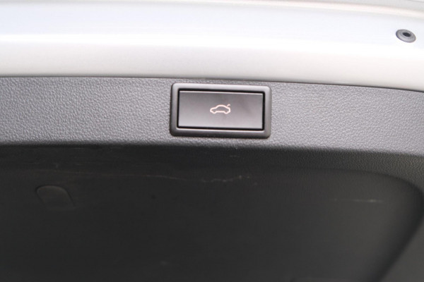 Škoda Octavia Combi 1.5 TSI First Edition - N.A.P. Airco, Cruise, PDC, Navi, Trekhaak.