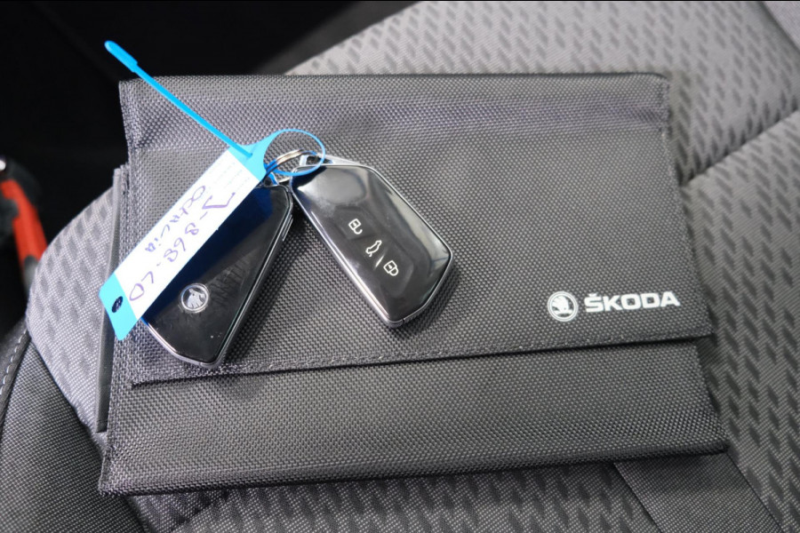 Škoda Octavia Combi 1.5 TSI First Edition - N.A.P. Airco, Cruise, PDC, Navi, Trekhaak.