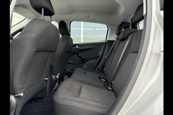 Peugeot 208 1.2 PureTech Blue Lion Navi,Airco,Cruise,PDC,Distributie riem v.v. in 2025,Apple Carplay,Weinig KM,N.A.P,APK tot 09-2026
