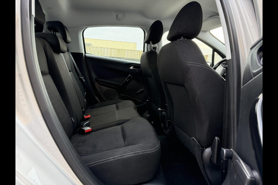 Peugeot 208 1.2 PureTech Blue Lion Navi,Airco,Cruise,PDC,Distributie riem v.v. in 2025,Apple Carplay,Weinig KM,N.A.P,APK tot 09-2026