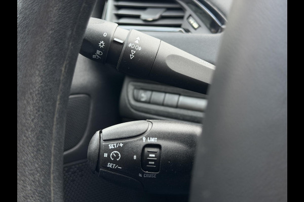 Peugeot 208 1.2 PureTech Blue Lion Navi,Airco,Cruise,PDC,Distributie riem v.v. in 2025,Apple Carplay,Weinig KM,N.A.P,APK tot 09-2026