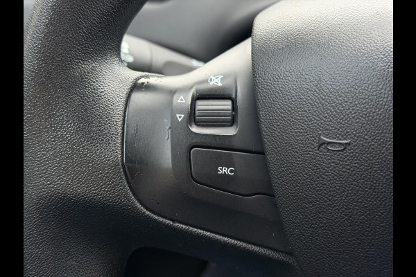 Peugeot 208 1.2 PureTech Blue Lion Navi,Airco,Cruise,PDC,Distributie riem v.v. in 2025,Apple Carplay,Weinig KM,N.A.P,APK tot 09-2026