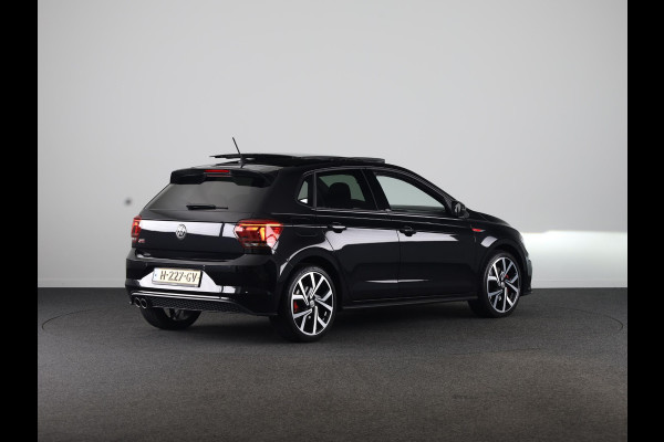 Volkswagen Polo 2.0 TSI GTI 200PK | Automaat (DSG) | Panoramadak | Camera | Beats audio | Keyless entry | Digitaal dashboard | 18 Inch | Led
