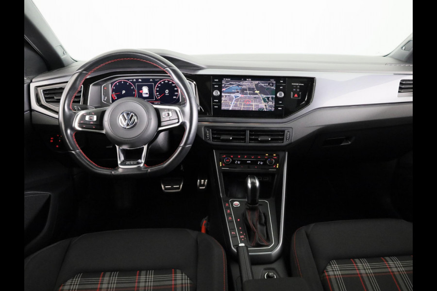 Volkswagen Polo 2.0 TSI GTI 200PK | Automaat (DSG) | Panoramadak | Camera | Beats audio | Keyless entry | Digitaal dashboard | 18 Inch | Led