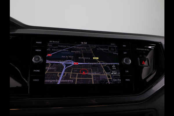 Volkswagen Polo 2.0 TSI GTI 200PK | Automaat (DSG) | Panoramadak | Camera | Beats audio | Keyless entry | Digitaal dashboard | 18 Inch | Led