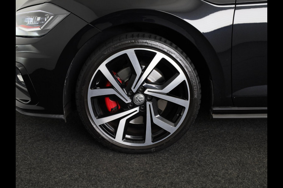 Volkswagen Polo 2.0 TSI GTI 200PK | Automaat (DSG) | Panoramadak | Camera | Beats audio | Keyless entry | Digitaal dashboard | 18 Inch | Led