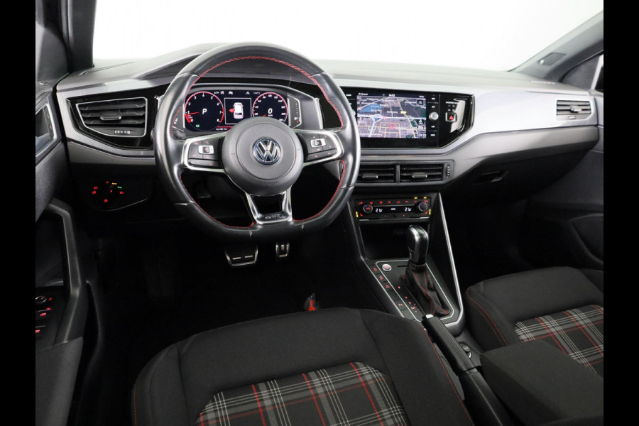 Volkswagen Polo 2.0 TSI GTI 200PK | Automaat (DSG) | Panoramadak | Camera | Beats audio | Keyless entry | Digitaal dashboard | 18 Inch | Led