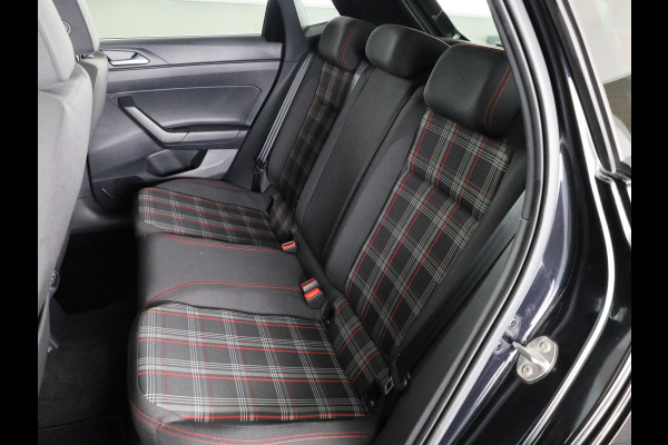 Volkswagen Polo 2.0 TSI GTI 200PK | Automaat (DSG) | Panoramadak | Camera | Beats audio | Keyless entry | Digitaal dashboard | 18 Inch | Led