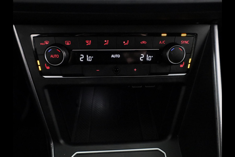 Volkswagen Polo 2.0 TSI GTI 200PK | Automaat (DSG) | Panoramadak | Camera | Beats audio | Keyless entry | Digitaal dashboard | 18 Inch | Led