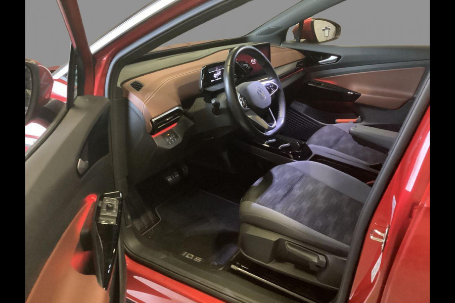Volkswagen ID.5 Pro 77 kWh | Stoel- en stuurwielverwarming | Achteruitrijcamera | 20 inch velgen | Getint glas | Navigatie