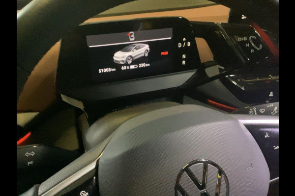 Volkswagen ID.5 Pro 77 kWh | Stoel- en stuurwielverwarming | Achteruitrijcamera | 20 inch velgen | Getint glas | Navigatie