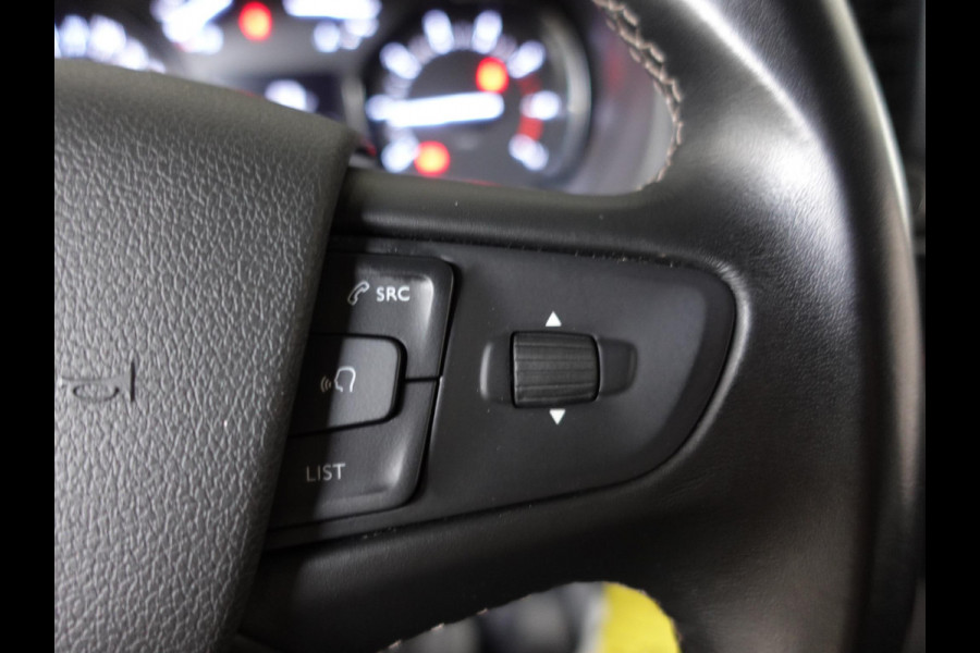 Opel Vivaro 102pk L3H1 Edition Dubbele Cabine 6persoons Navigatie Trekhaak Airco Cruise control