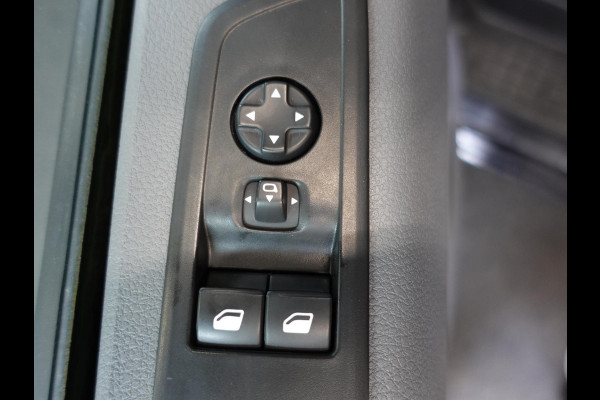 Opel Vivaro 102pk L3H1 Edition Dubbele Cabine 6persoons Navigatie Trekhaak Airco Cruise control