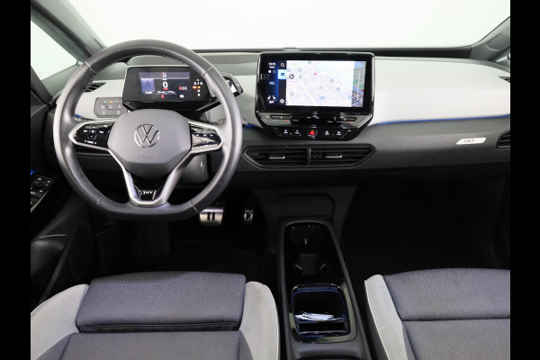 Volkswagen ID.3 First Max 58 kWh 204 pk | Navigatie | Panoramadak | Trekhaak (afneembaar) | Parkeersensoren | Achteruitrijcamera | Stoelverwarming |