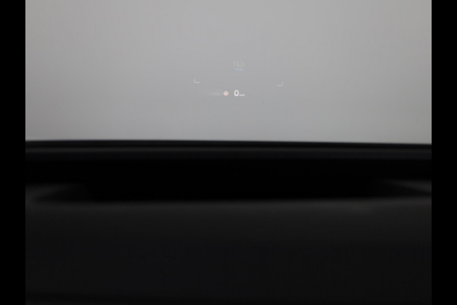 Volkswagen ID.3 First Max 58 kWh 204 pk | Navigatie | Panoramadak | Trekhaak (afneembaar) | Parkeersensoren | Achteruitrijcamera | Stoelverwarming |