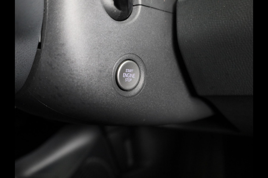 Volkswagen ID.3 First Max 58 kWh 204 pk | Navigatie | Panoramadak | Trekhaak (afneembaar) | Parkeersensoren | Achteruitrijcamera | Stoelverwarming |