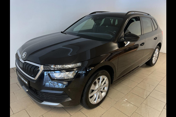 Škoda Kamiq 1.0 TSI Sport Business 110PK AIRCO CLIMA NAVI VIA APP CRUISE APPLE CARPLAY SPORTSTOELEN PDC TREKHAAK NIEUWSTAAT
