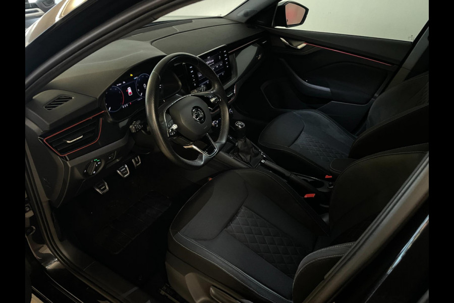 Škoda Kamiq 1.0 TSI Sport Business 110PK AIRCO CLIMA NAVI VIA APP CRUISE APPLE CARPLAY SPORTSTOELEN PDC TREKHAAK NIEUWSTAAT