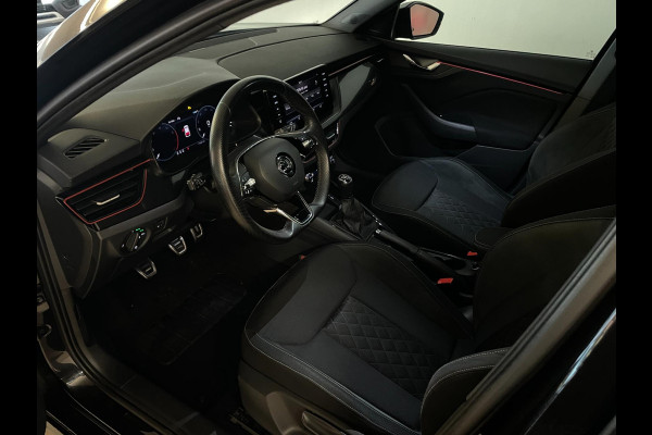 Škoda Kamiq 1.0 TSI Sport Business 110PK AIRCO CLIMA NAVI VIA APP CRUISE APPLE CARPLAY SPORTSTOELEN PDC TREKHAAK NIEUWSTAAT
