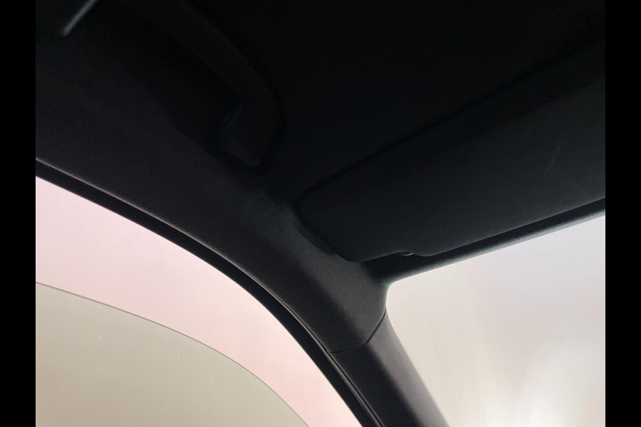 Škoda Kamiq 1.0 TSI Sport Business 110PK AIRCO CLIMA NAVI VIA APP CRUISE APPLE CARPLAY SPORTSTOELEN PDC TREKHAAK NIEUWSTAAT