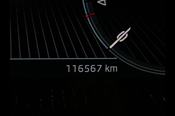 Škoda Kamiq 1.0 TSI Sport Business 110PK AIRCO CLIMA NAVI VIA APP CRUISE APPLE CARPLAY SPORTSTOELEN PDC TREKHAAK NIEUWSTAAT