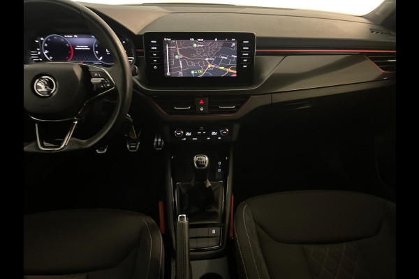 Škoda Kamiq 1.0 TSI Sport Business 110PK AIRCO CLIMA NAVI VIA APP CRUISE APPLE CARPLAY SPORTSTOELEN PDC TREKHAAK NIEUWSTAAT