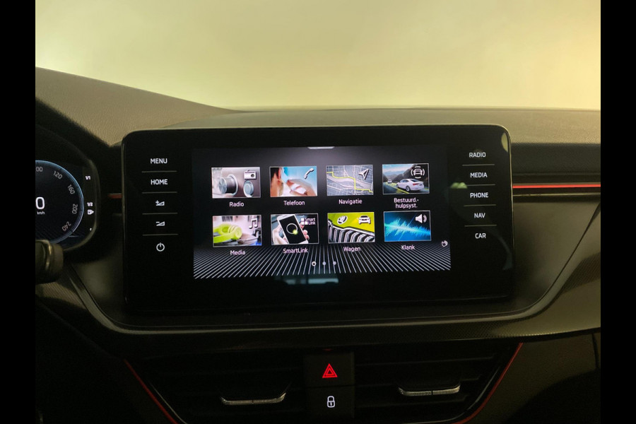 Škoda Kamiq 1.0 TSI Sport Business 110PK AIRCO CLIMA NAVI VIA APP CRUISE APPLE CARPLAY SPORTSTOELEN PDC TREKHAAK NIEUWSTAAT