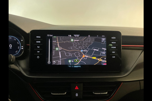 Škoda Kamiq 1.0 TSI Sport Business 110PK AIRCO CLIMA NAVI VIA APP CRUISE APPLE CARPLAY SPORTSTOELEN PDC TREKHAAK NIEUWSTAAT